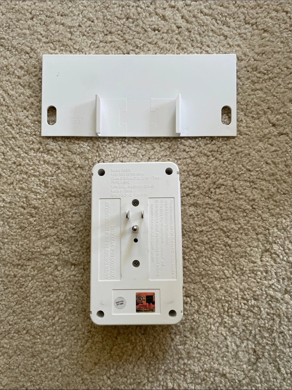 Sharper Image White Dual Outlet Wall Plug with Dual USB Charging Ports
